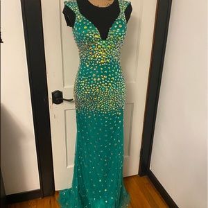 Vienna Fashion Green Dress Size 8